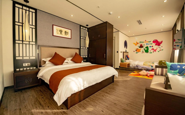 Peach Blossom Resort Hotel