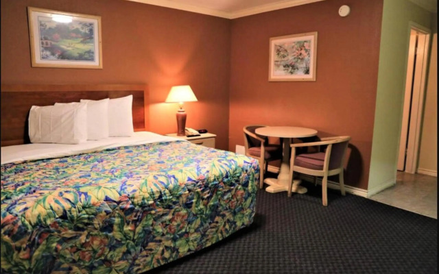 Capital O Hotel Beeville - US 181