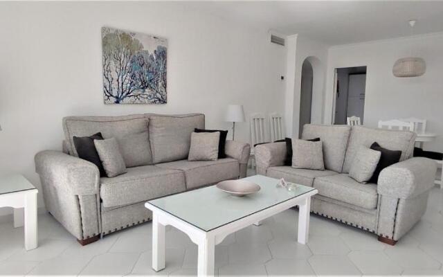 Quiet 2 bedroom apartment-Sleeps up to 6