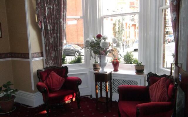 Maranton House Hotel