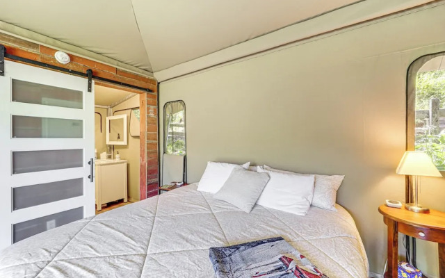 Mtn-view Deck: Scenic Glamping Getaway Near Boone!