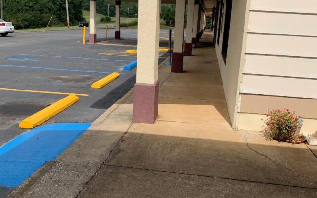 Suite Stay Talladega