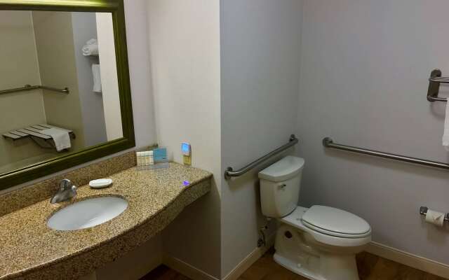 Hampton Inn Garden City