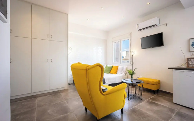 Chic Studio in Gazi Walk to Acropolis