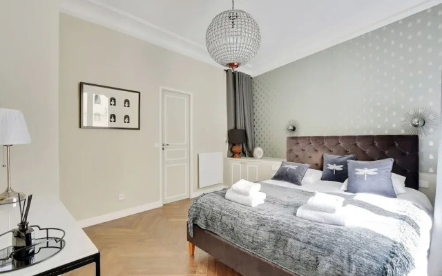 Charming Apartment - 1br/4p - Place Victor Hugo