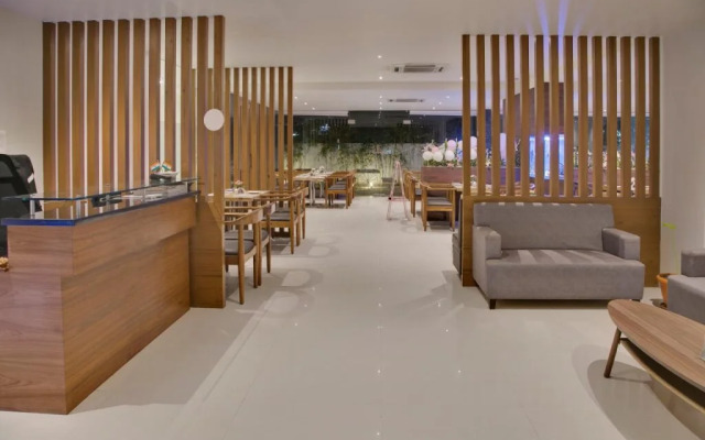 FabHotel Veeraj Suites