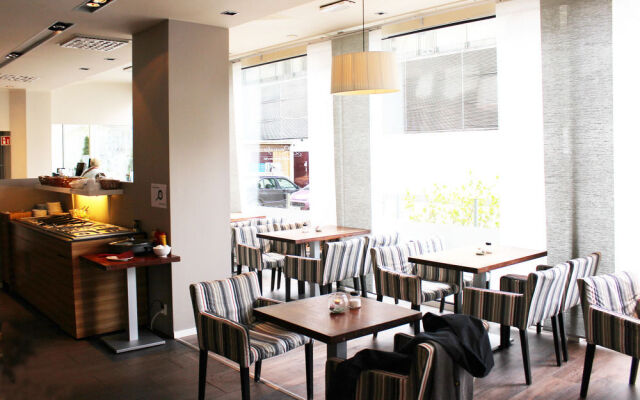 Stoltzen Hotel  Apartments