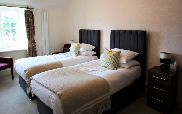 Ravenstone Manor