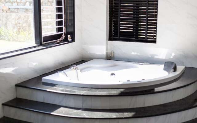 Oreka Homestay Halong
