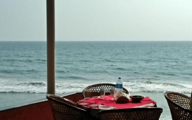 Black Beach Resort