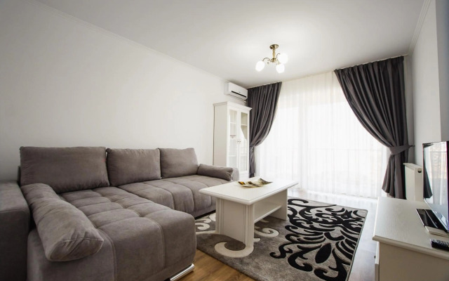 Bright & Elegant Central Apartment