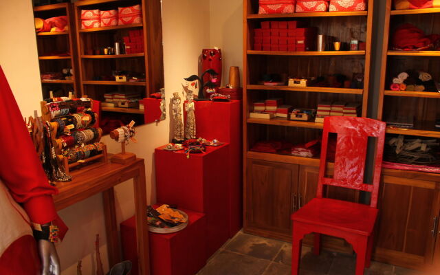 Rouge Bali - Lounge Bar, Villas & Spa