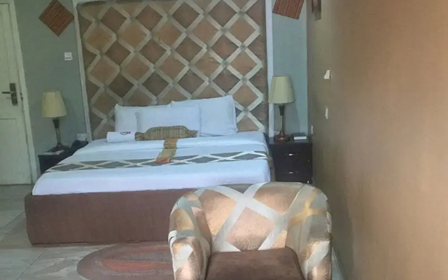 Chrisolik Hotel