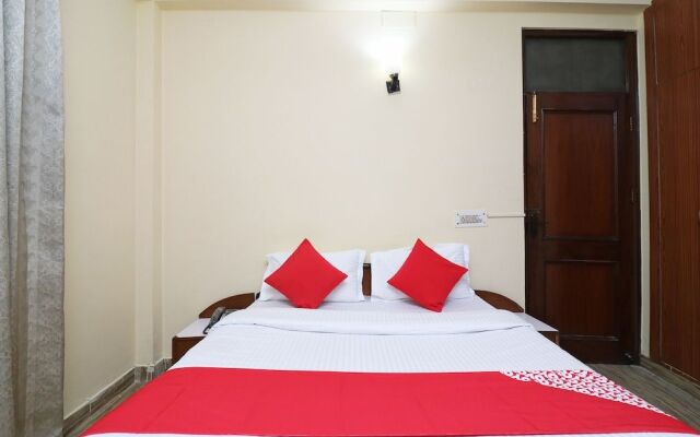 OYO 24421 Classic Hotel