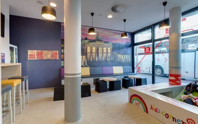 MEININGER Hotel Berlin Hauptbahnhof - Image 3