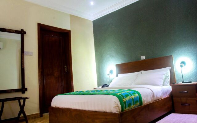 Mahogany Lodge, Cantonments