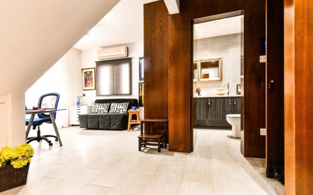 2 Br Villa Blue Phoenix - Chg 8911