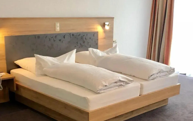 TIPTOP Hotel Hirt