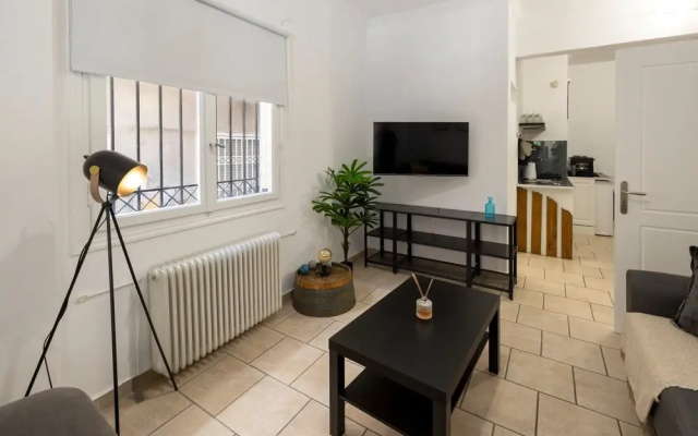 Phaedrus Living: Athens Studios Angel