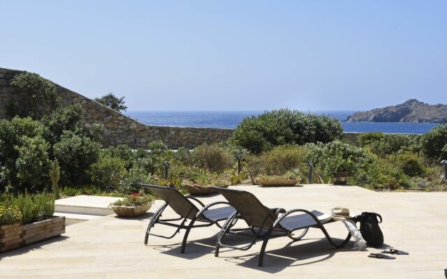 Villa Aphrodite sunkissed MykonianLuxury