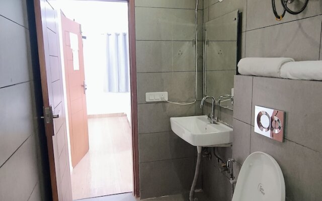 Hotel Crystel Residency