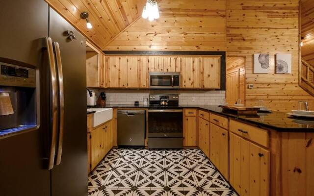 Cabin Creek Fire Pit Hot Tub