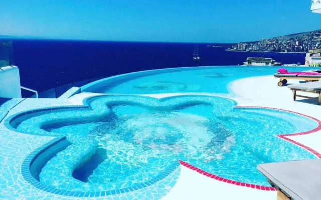 Sunny Bay Apartments