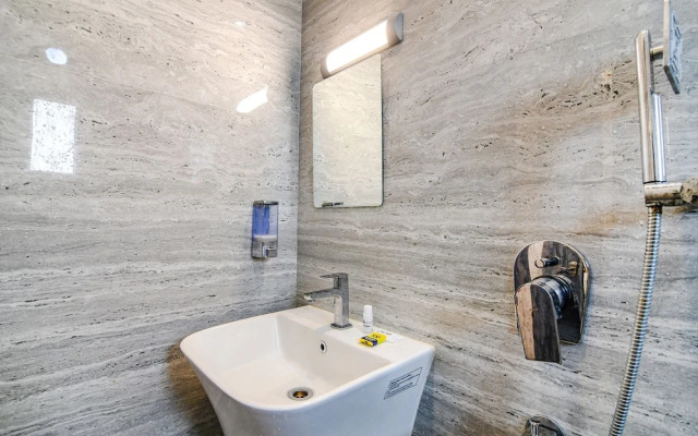 Fabhotel City Star