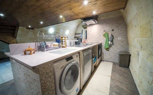 ROBERTO's Guest House