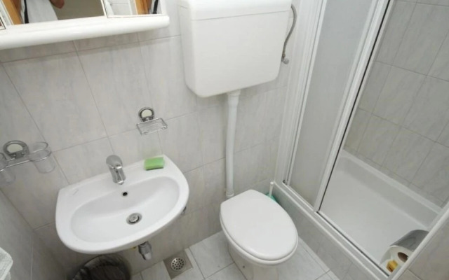 Fila - Large & Close to the Beach - A1