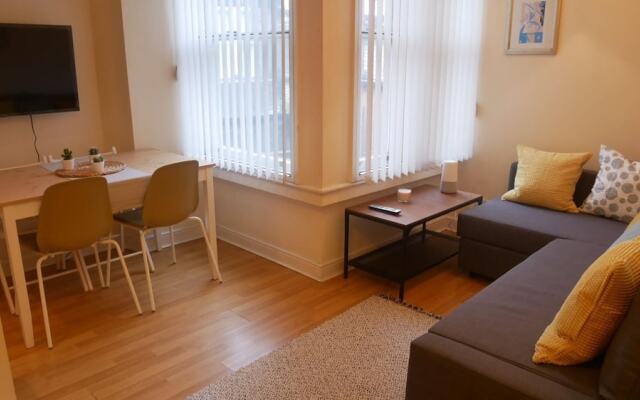 New Sleek 1Bd Flat Super Central Liverpool City