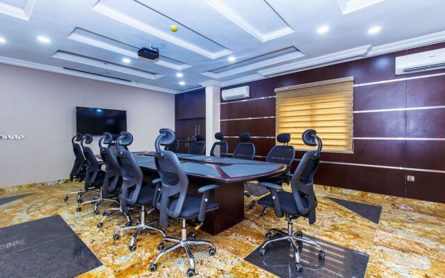 Joygate Hotel & Suites