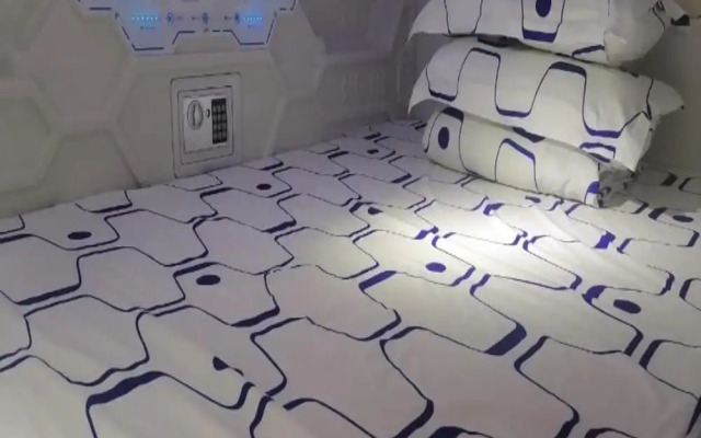 SPOT ON 90746 Vspace Guesthouse & Cafe