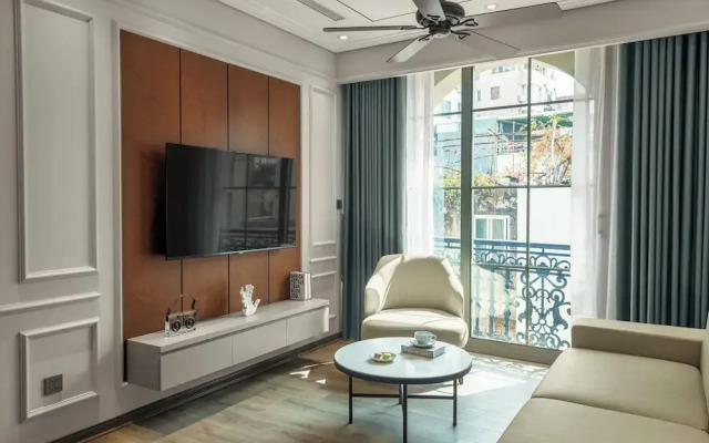 Otis Apartment