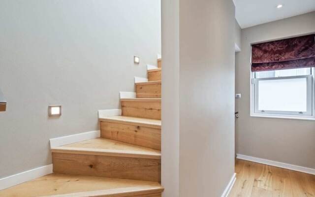 Elegant 3-bed House W/terrace Near Harrods