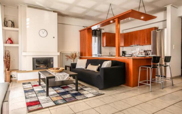 Grand Meteora Central Luxury Apartment