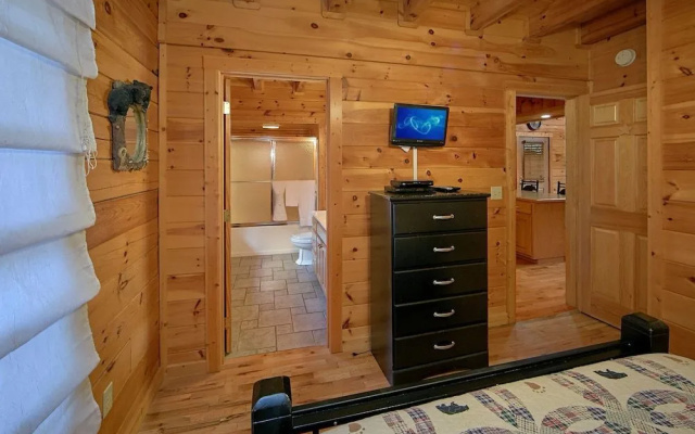 Boulder Bear Lodge 355 - Three Bedroom Cabin