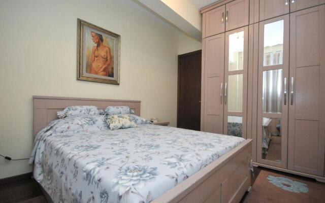 Lux Apartments MMS