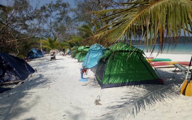 Sandbank Restaurant & Camping Koh Rong