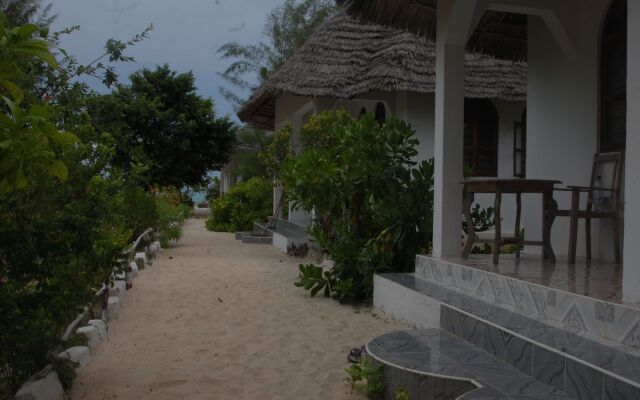 Blue Earth Beach Bungalows