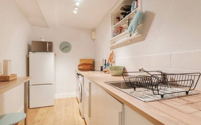 1 Bedroom Georgian Flat In New Town