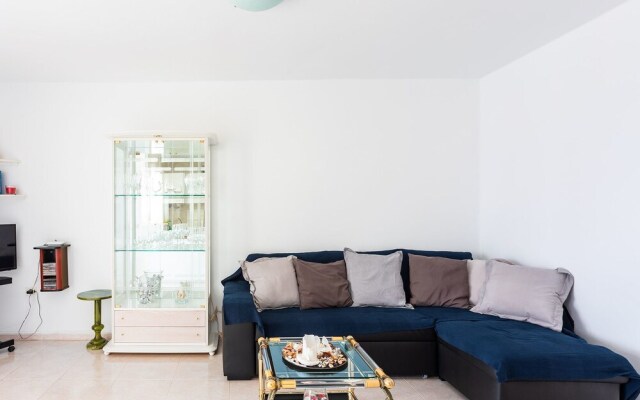 Sea Breeze the best view of Old town Harbour PDC