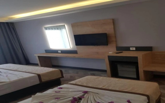 Clover Magic Park Side Otel