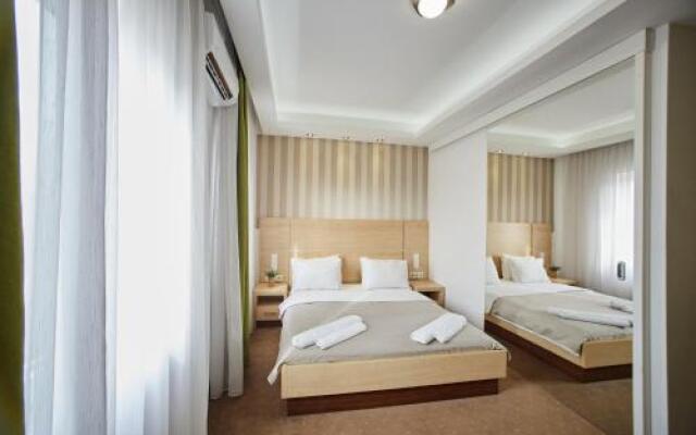 Laurus Motel Airport Tuzla