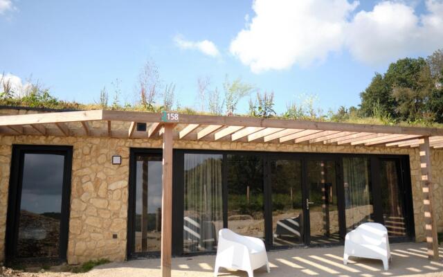 Nice Hill Lodge, 2 Bathrooms, Near Maastricht