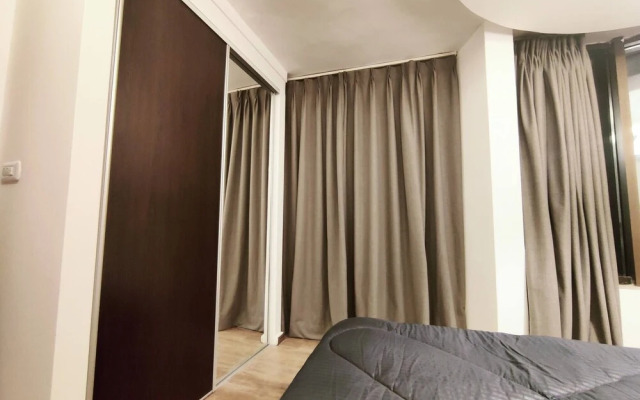 "28 1- Lovely Apartment Close to all Services"