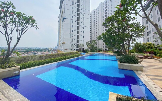 Comfort Living And Strategic 2Br At Bassura City Apartment
