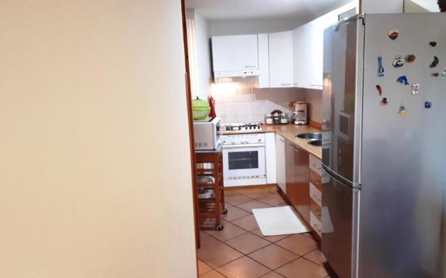 Comodo appartamento in villa 150 mt dal mare