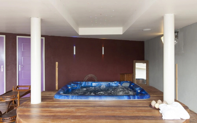 Aurora Manor Rooms
