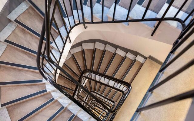 Отель Mercure Nice Centre Grimaldi